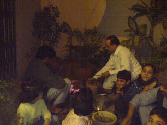 About Lal Quila Restaurant In Karachi Video