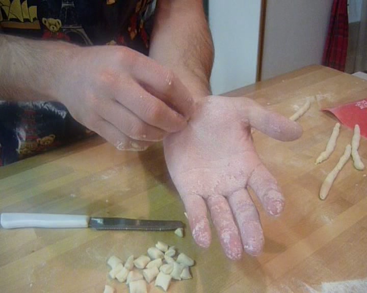Making Trofie Ligurian Pasta Shapes Video