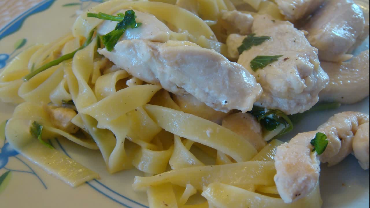 Cooking Pasta Al Pollo Al Limone Video