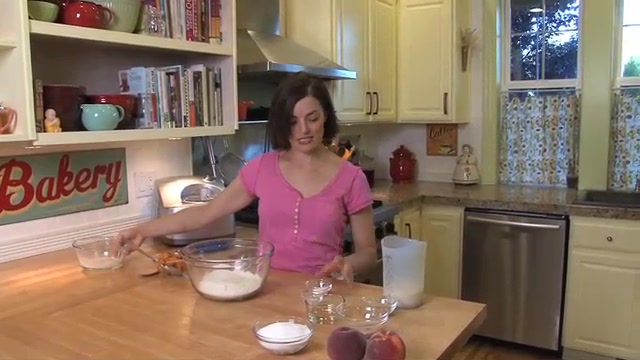 Easy Peach Cobbler Muffin Recipe Video