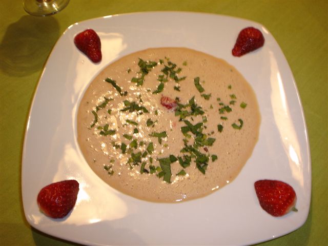 Toffee Cream With Mint And Strawberry Video