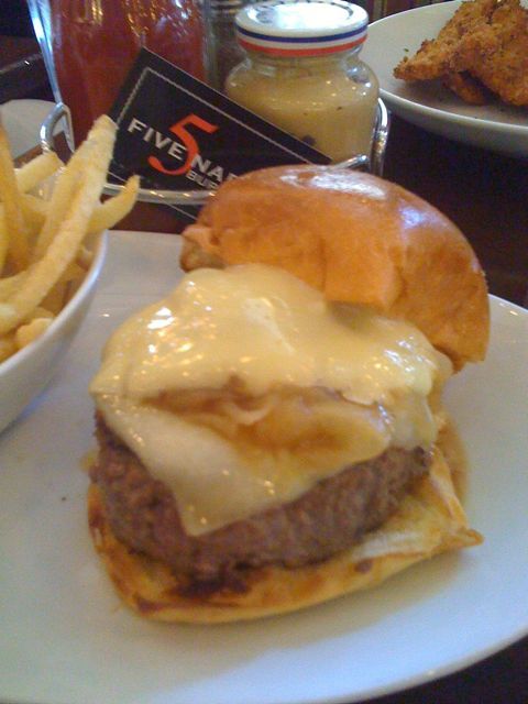  5 Napkin Burger Review