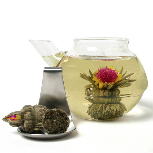 How about creating beauty at teatime with blooming tea