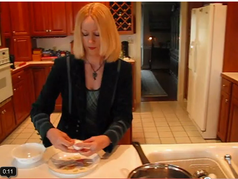 How To Peel Freshly Boiled Eggs Quickly Video