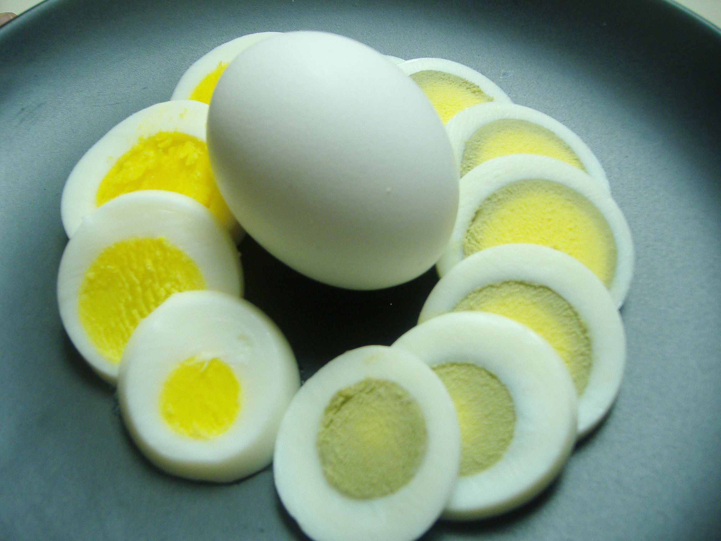How to peel hard boiled eggs