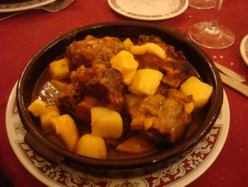 How To Eat Rabo de Toro?