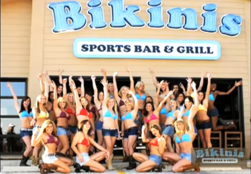 Breastaurant Town Opens In Texas 