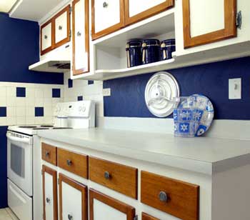 How To Keep Your Kitchen Counter Sparkling Clean