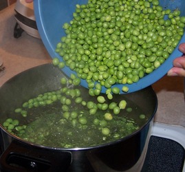 How To Blanch Peas?