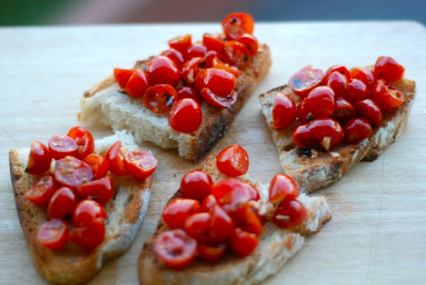 How To Eat Bruschetta