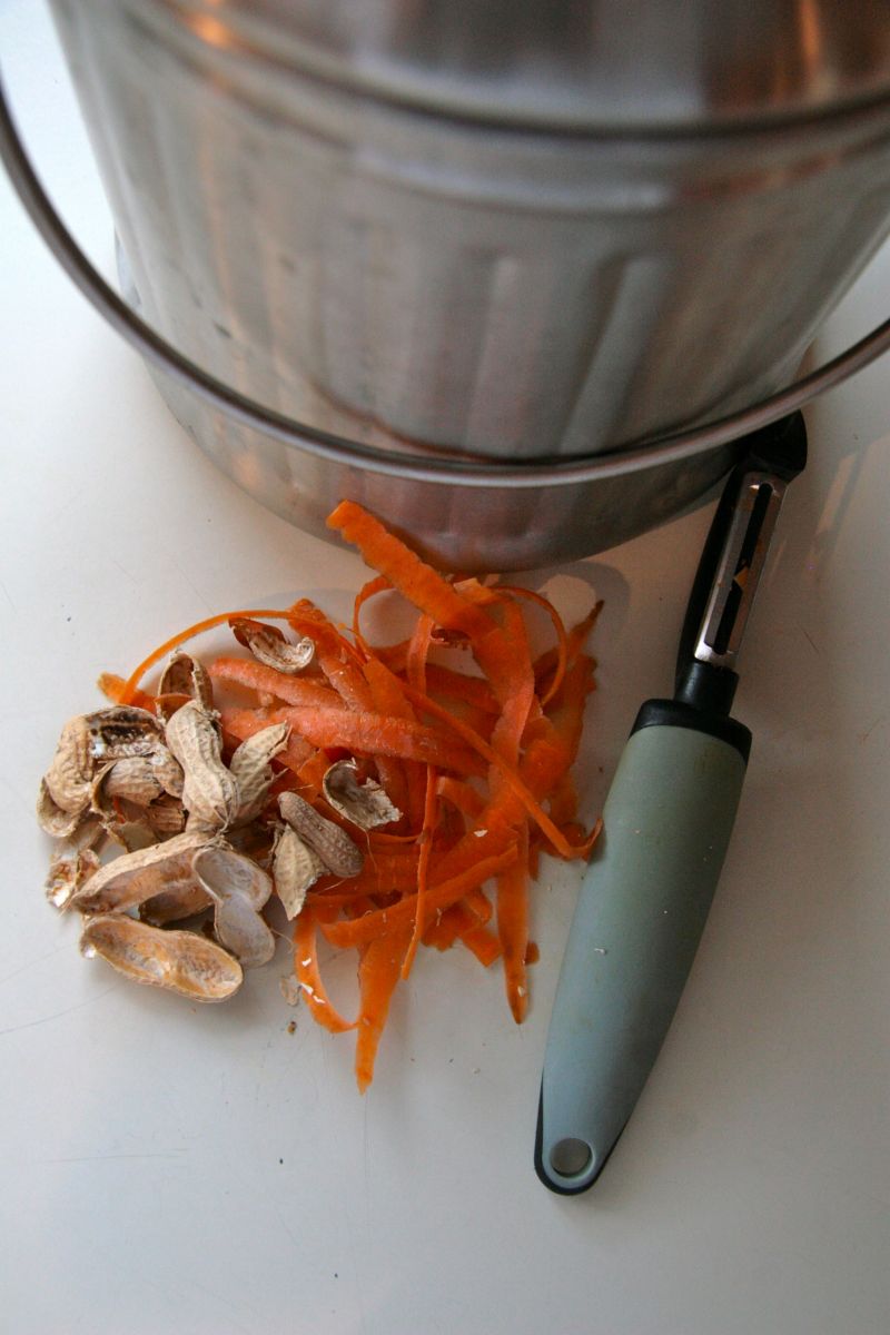 How To Compost Food Scraps
