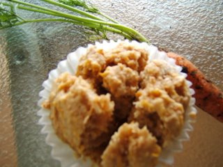 Applesauce Muffins