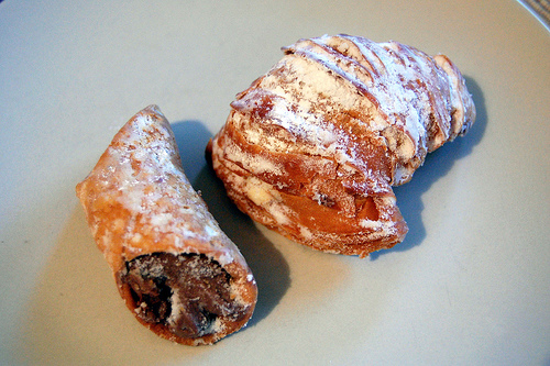 Cannoli With Hazelnut Cream