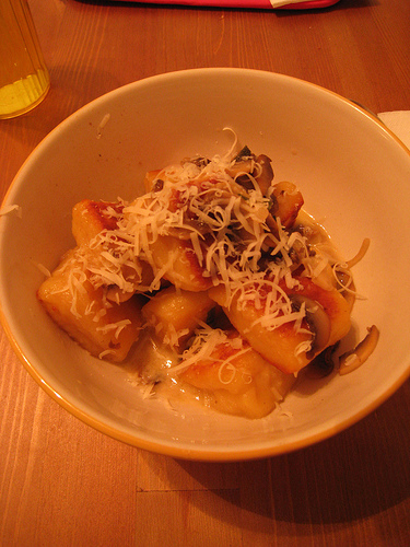 Bream Baked In Lemon And Mushroom Sauce