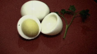 How To Hard-boil An Egg So It Peels Easily Video