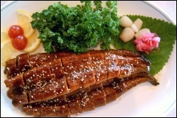 How To Eat Jangeo-gui Korean Summer Dish
