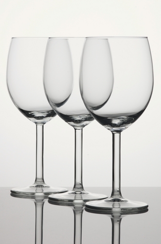  How To Keep Wine Glasses Clean? – The Sparkling Stem Beholds The Sparkling Drink