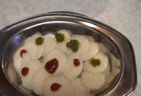 Easy Rava Idlis