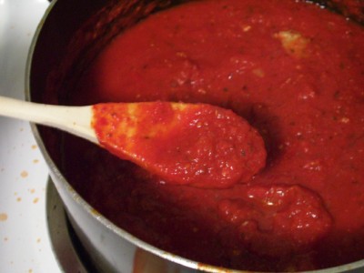 Many people over the years have altered marinara sauce recipes, 